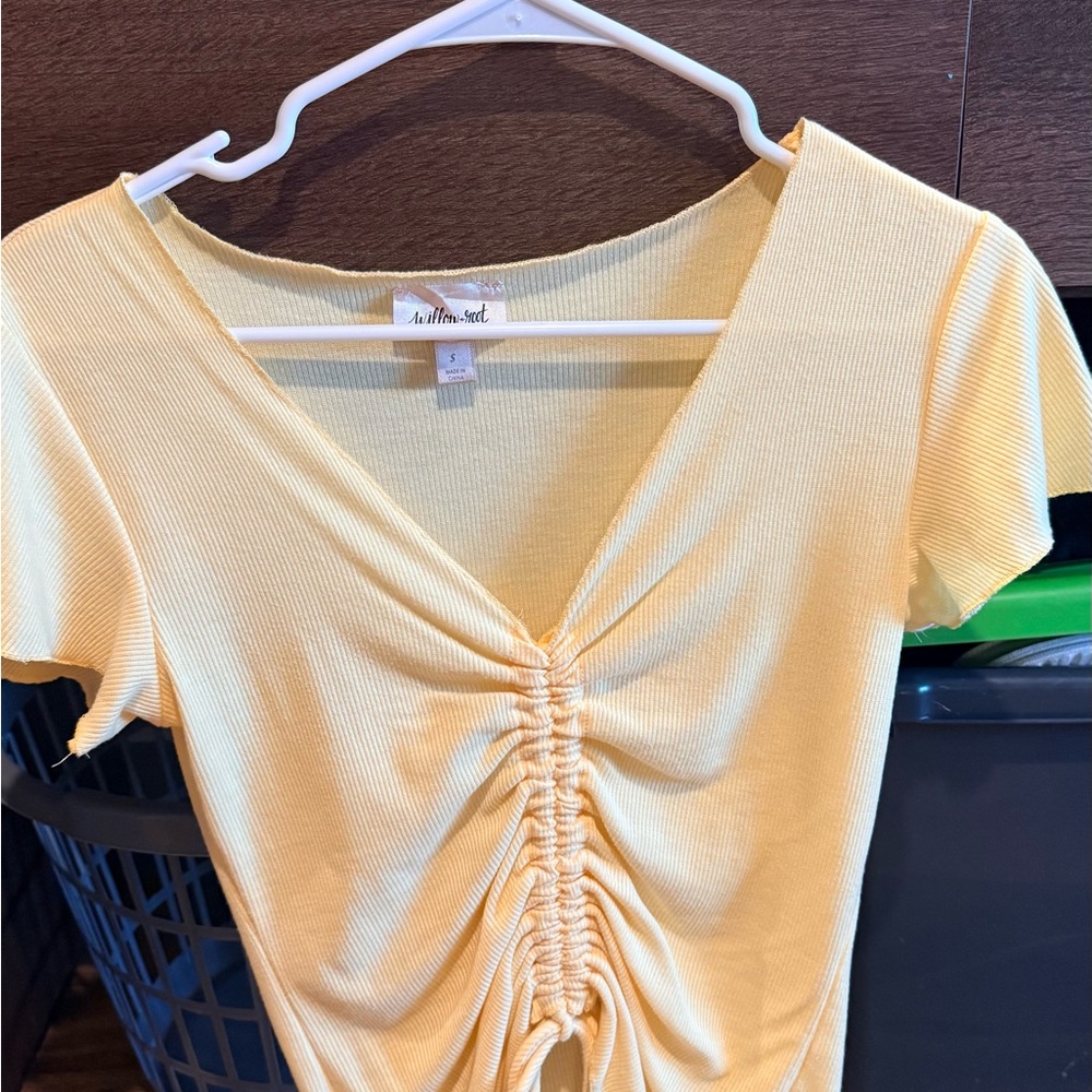Willow & Root Ruched V-Neck Short Sleeve Top in Yellow